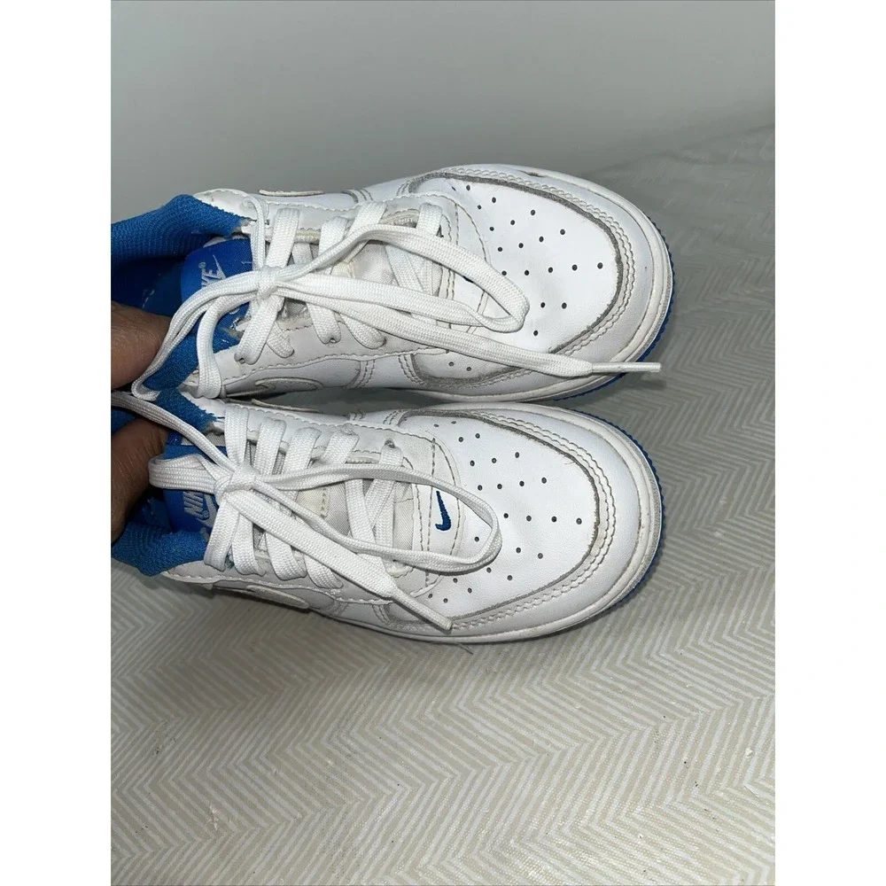 NIKE FORCE 1 Youth/Boys White Blue Sneakers Low Sz 12.5 C Shoes DV1332101 Athlet - Picture 9 of 15
